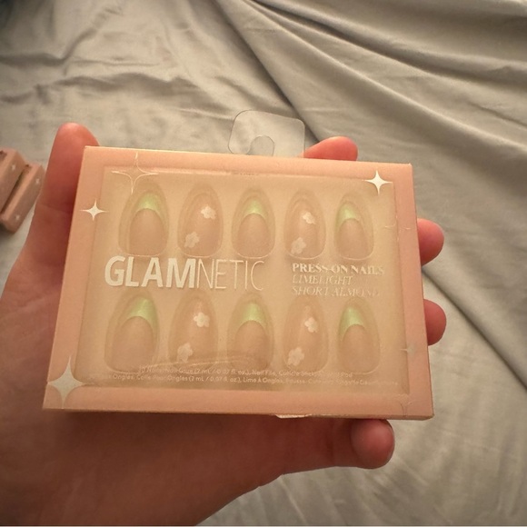Glamnetic Press-On Nails - Light Green Almond - Picture 1 of 3